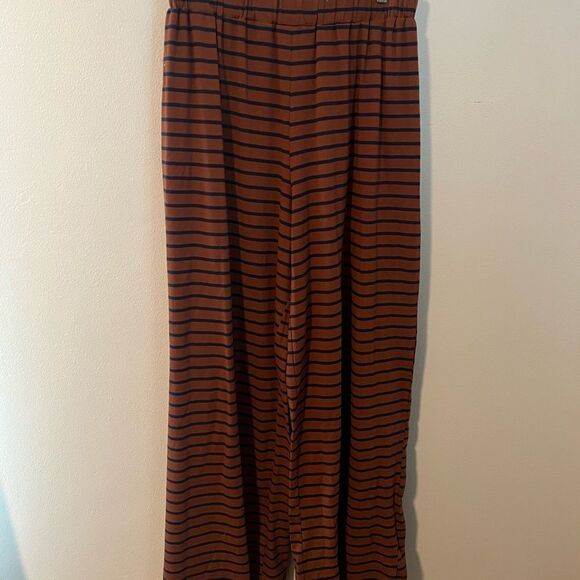 NWT Brown Striped Two Piece Set - Picture 4 of 8